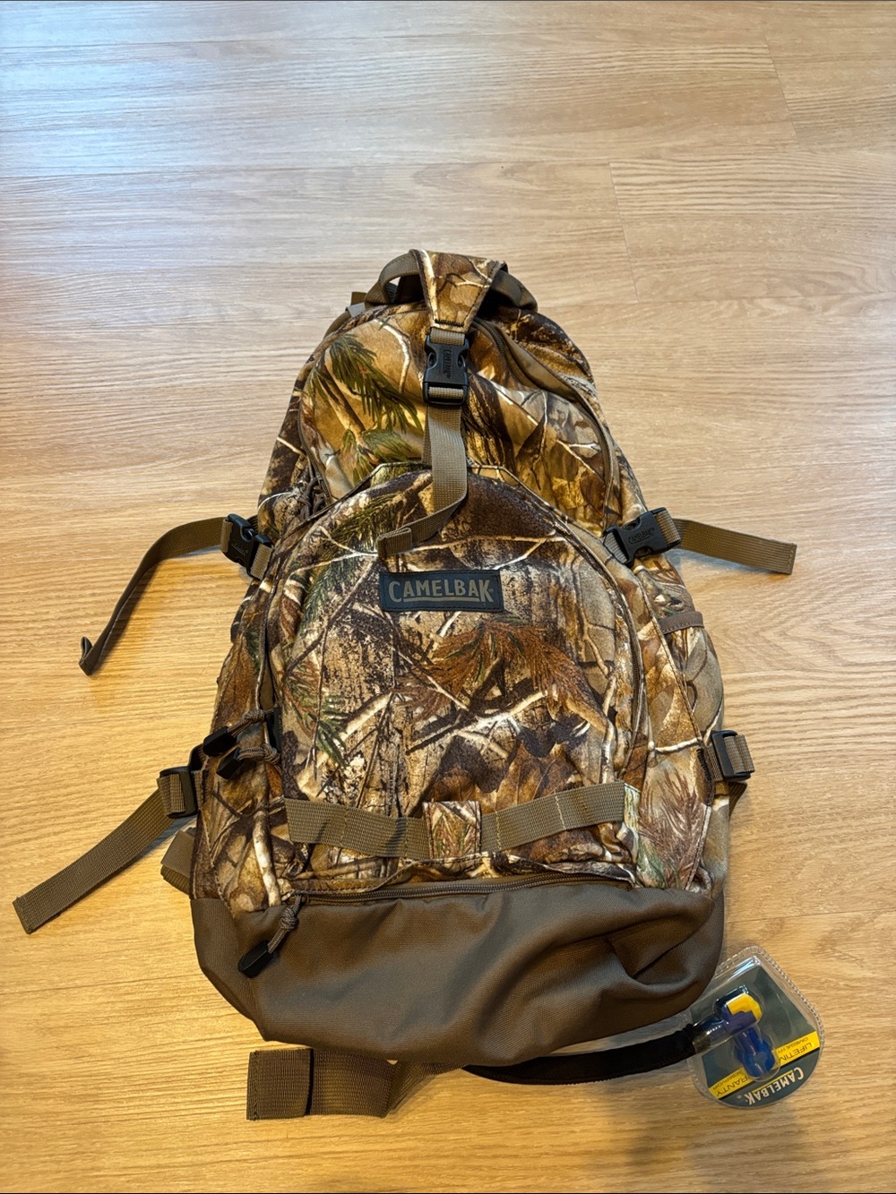 NWOT CamelBak Ranger XT Hunting Backpack 100 oz Hydration Realtree Discontinued